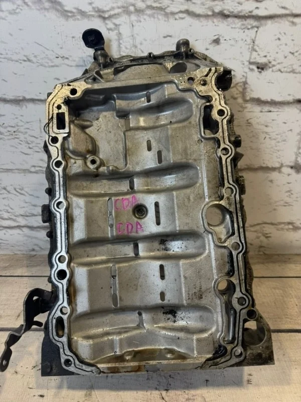 Поддон масляный двигателя VW Passat 2012 B7