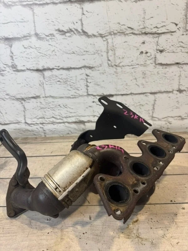 Коллектор выпускной VW Touran 2009