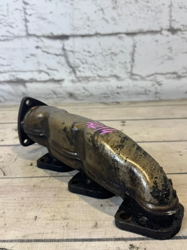 Выпускной коллектор левый VW Touareg 1 2009