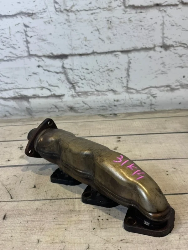 Выпускной коллектор правый VW Touareg 1 2009