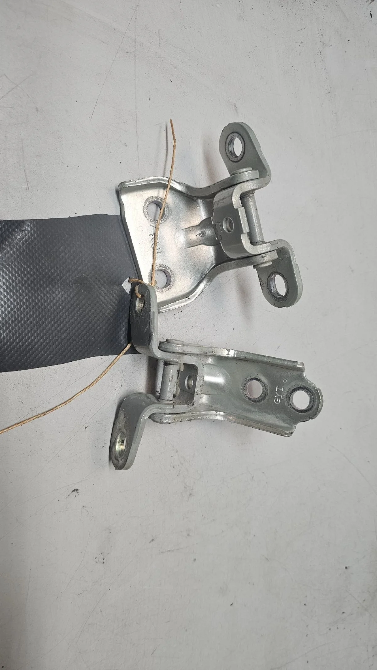 Петля двери задняя левая Hyundai Tucson I (2004—2015)