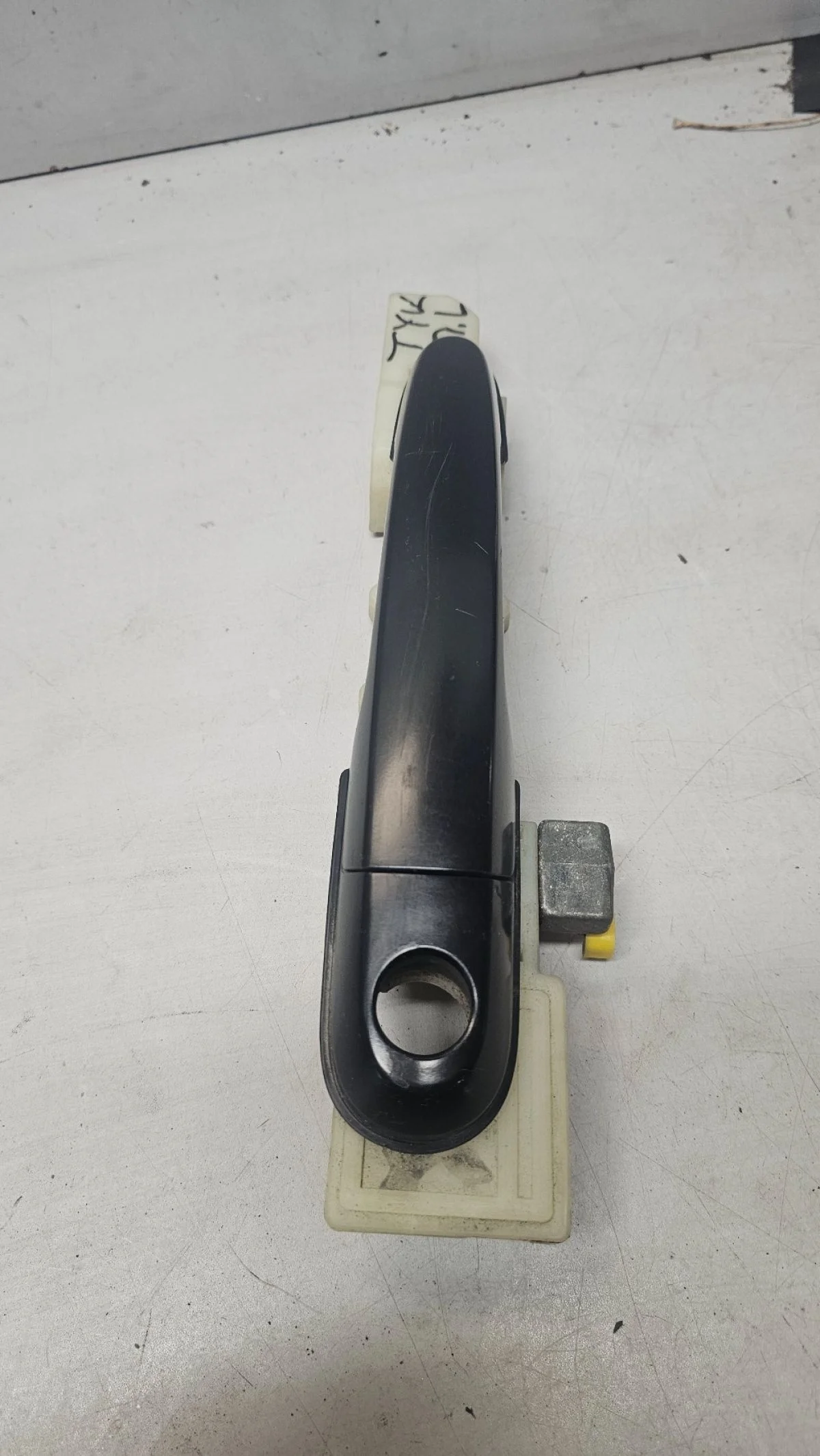 Ручка двери передняя левая Hyundai Tucson I (2004—2015)