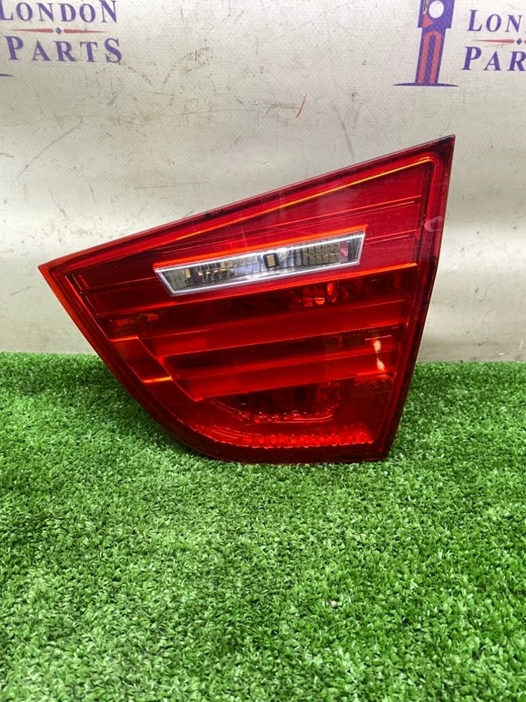 Фонарь в крышку багажника BMW E90