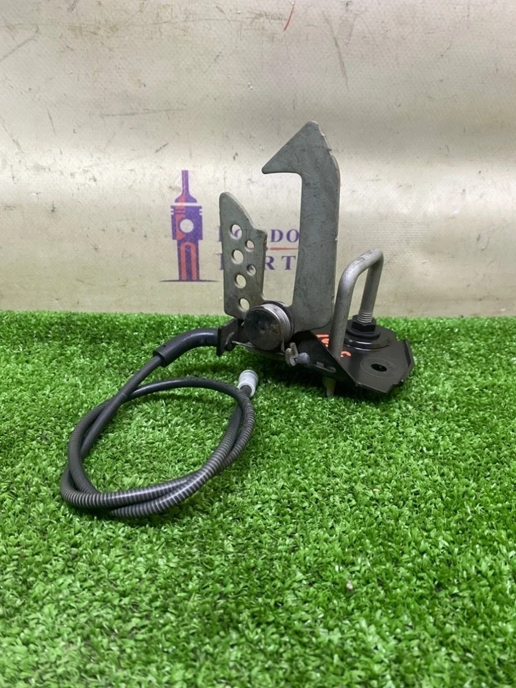 Замок капота BMW F10