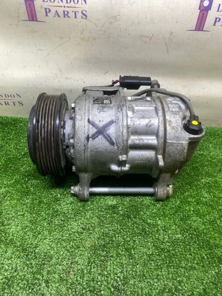 Компрессор кондиционера BMW 320i F30