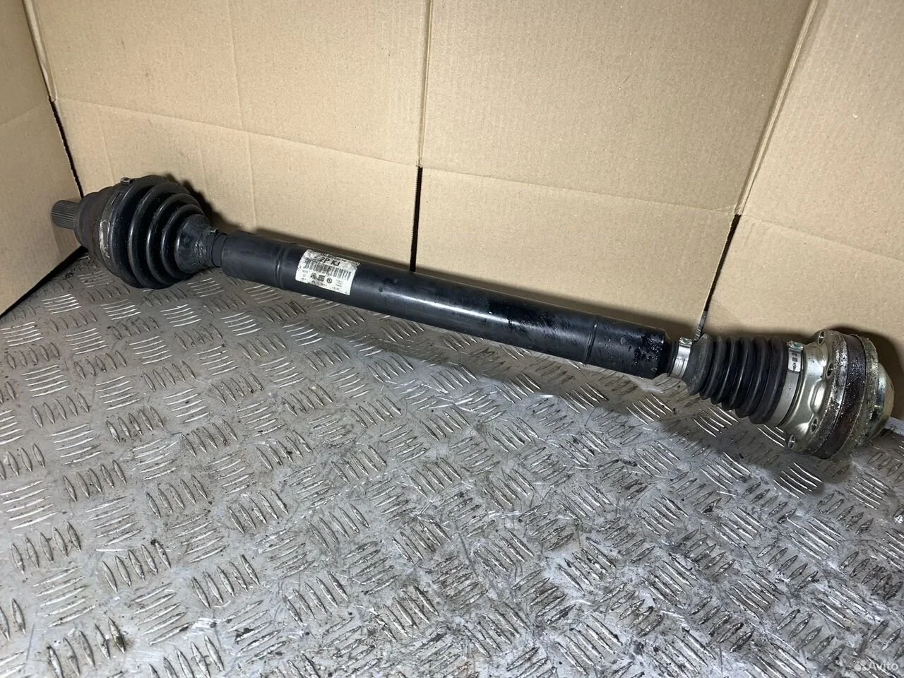 Приводной вал правый vw golf skoda 1k0407272pk