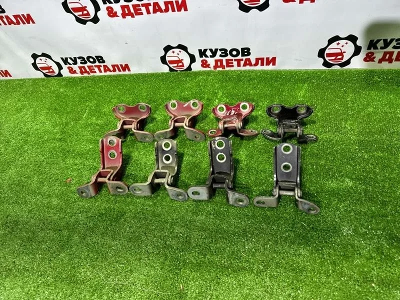 Петля двери Toyota RAV4 2012-2018 6873012120 XA40