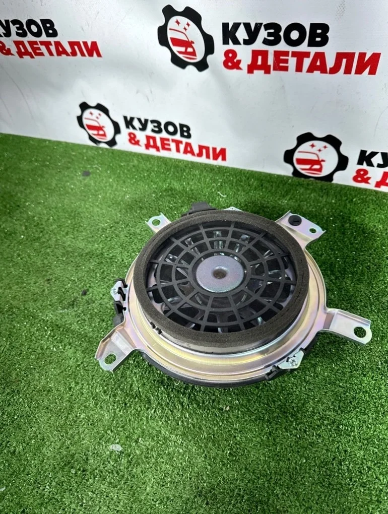 Сабвуфер Lexus NX 2014-2021 8615078050 Z10, задний