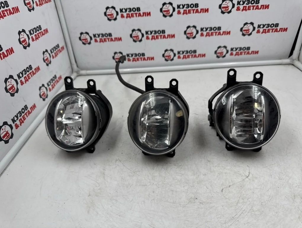 Фара противотуманная Toyota Camry 2017-2021 8121048051 V70, правая