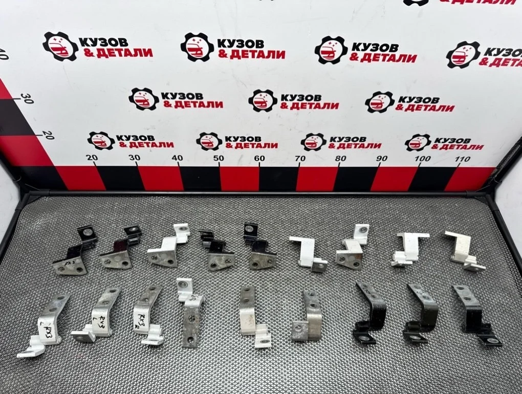 Петля двери Lexus RX 2015-2022 6873048010 AL20, передняя левая