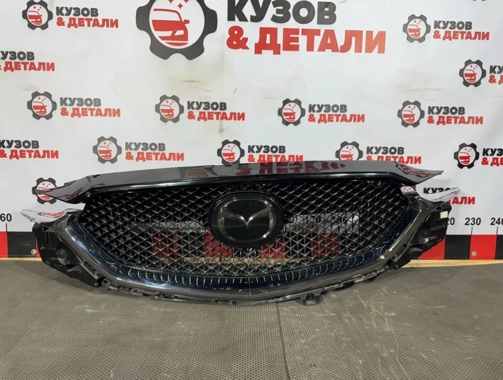 Решетка радиатора Mazda CX5 2017-2022 KB8B507 KF