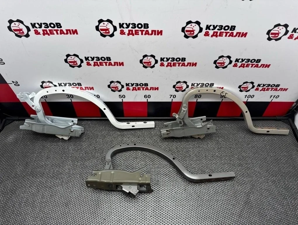 Петля крышки багажника Lexus ES 2012-2018 6451033151 XV60, правая