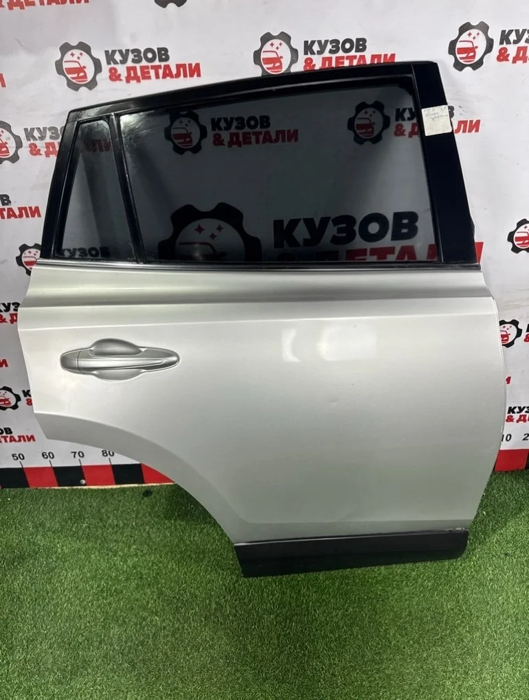 Дверь боковая Toyota RAV4 670030R110 XA40, задняя правая