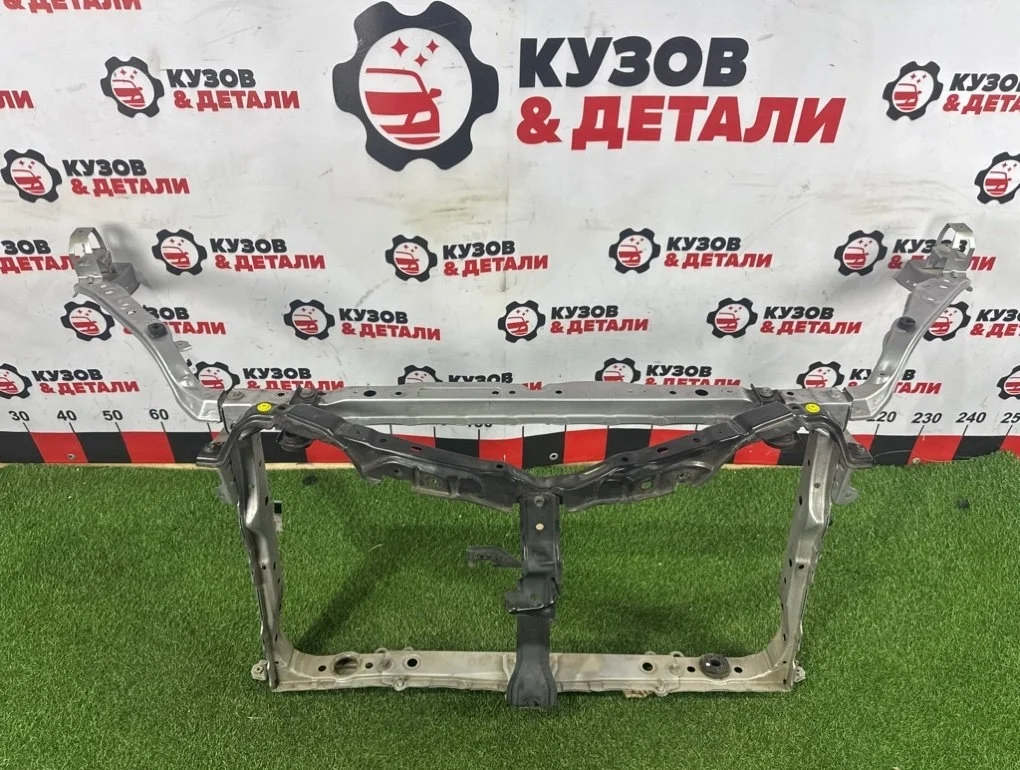 Телевизор радиатора Toyota RAV4 5320542120 XA40, передний