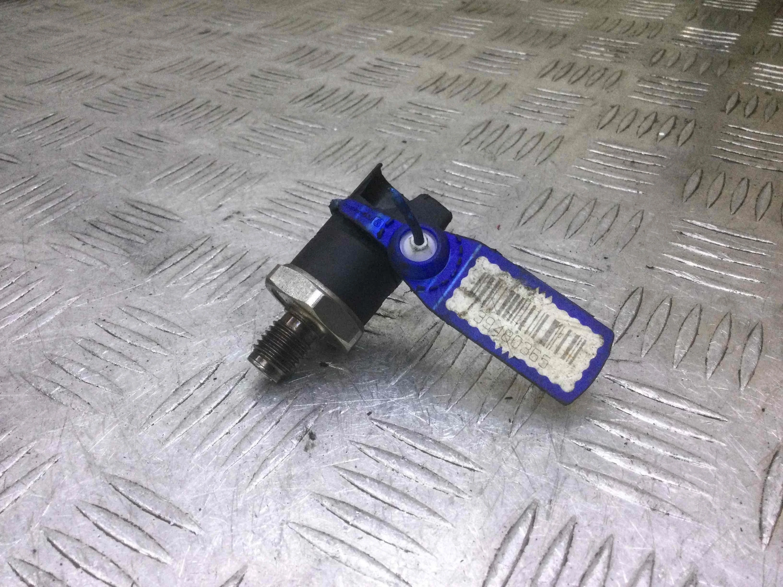 Датчик давления топлива Mercedes Sprinter Sprinter I (w901,w902,w903,w904) 1995 - 2006 дизель 2.2 TDI Механика Микроавтобус