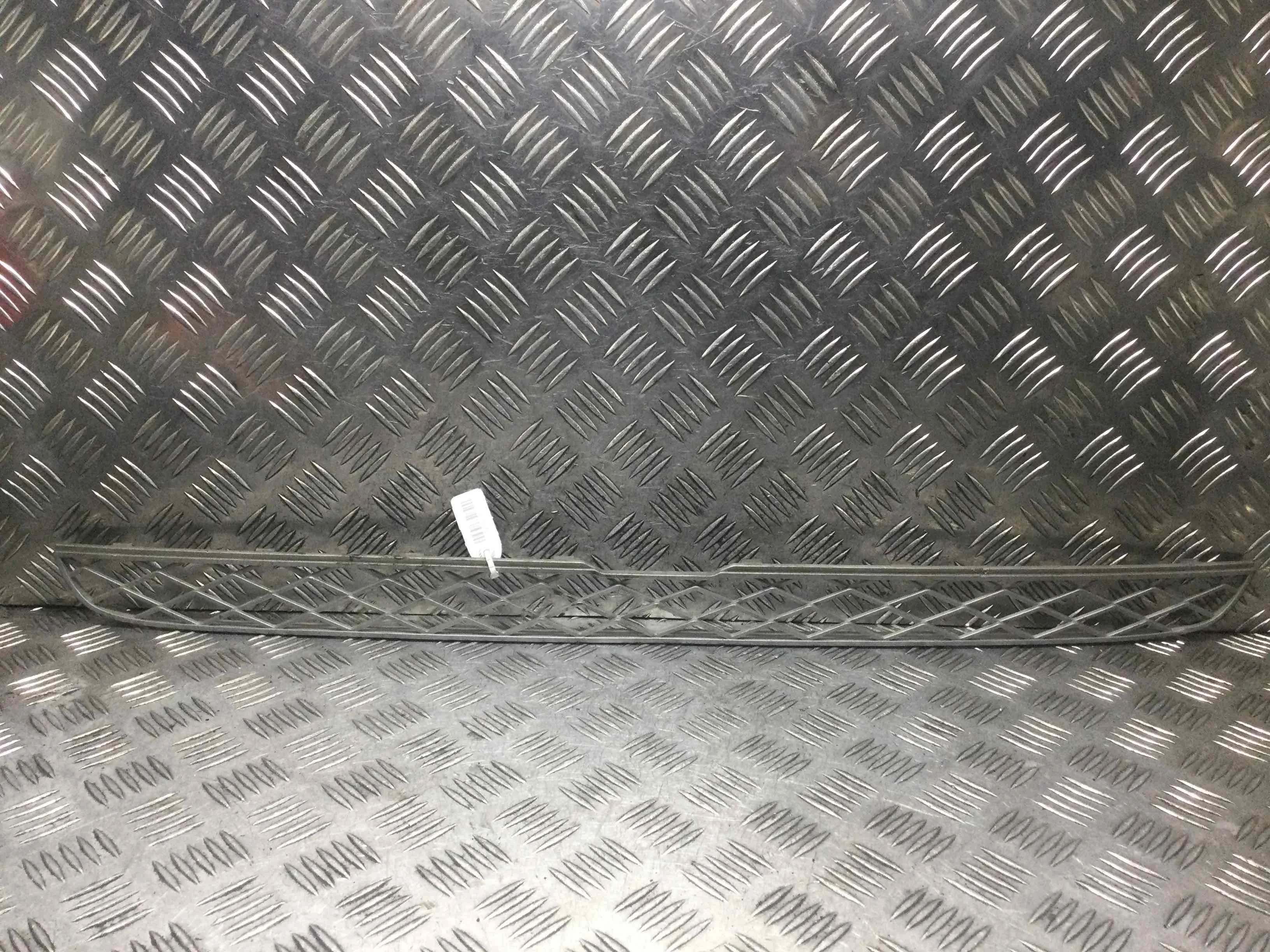 Заглушка (решетка) в бампер передний BMW X5 E70 (2006-2010) дизель 3.0 TD Автомат Кроссовер