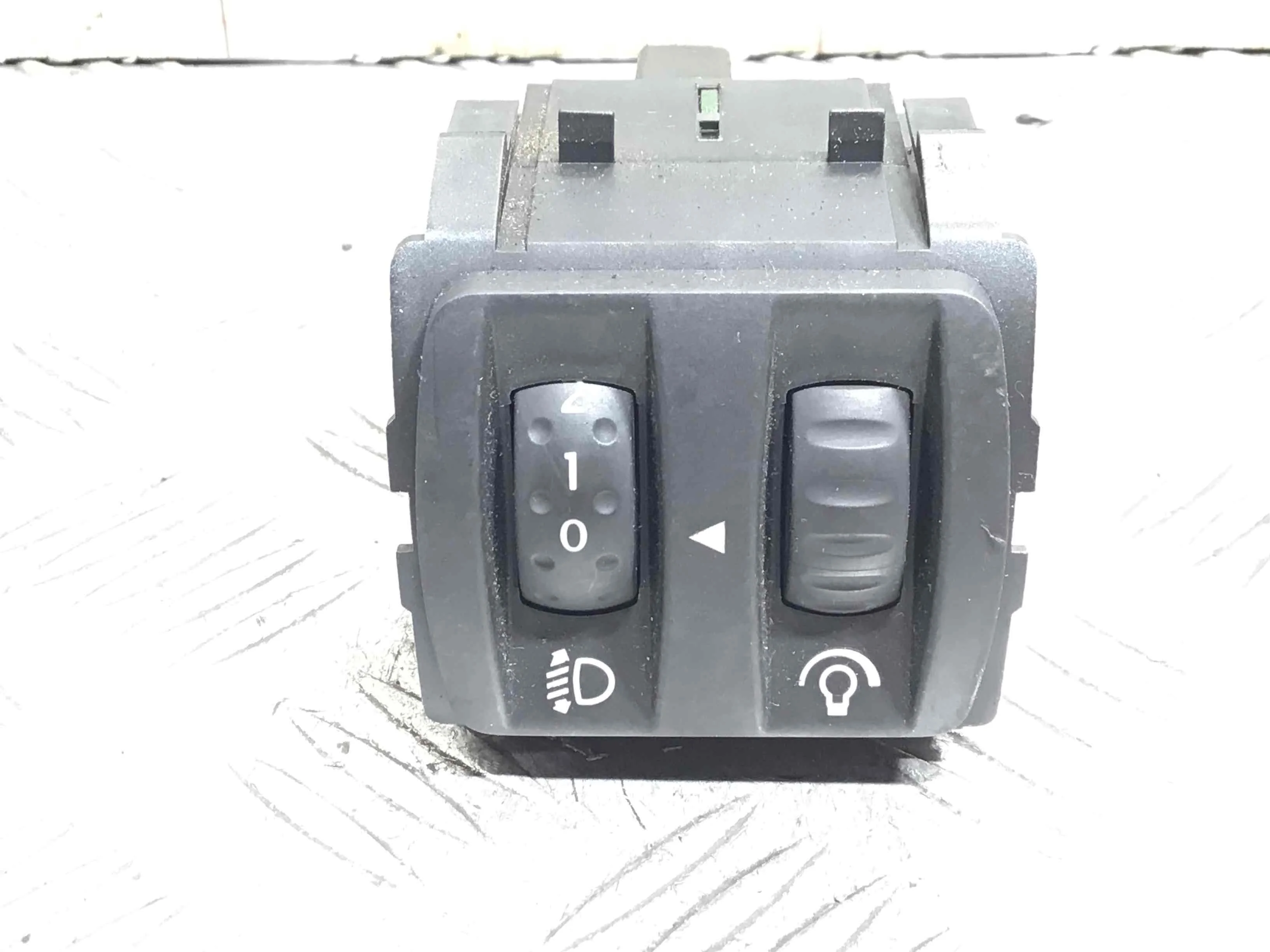 Кнопка корректора фар Renault Scenic 2 поколение (2003-2006) дизель 1.9 dCi Механика Минивэн