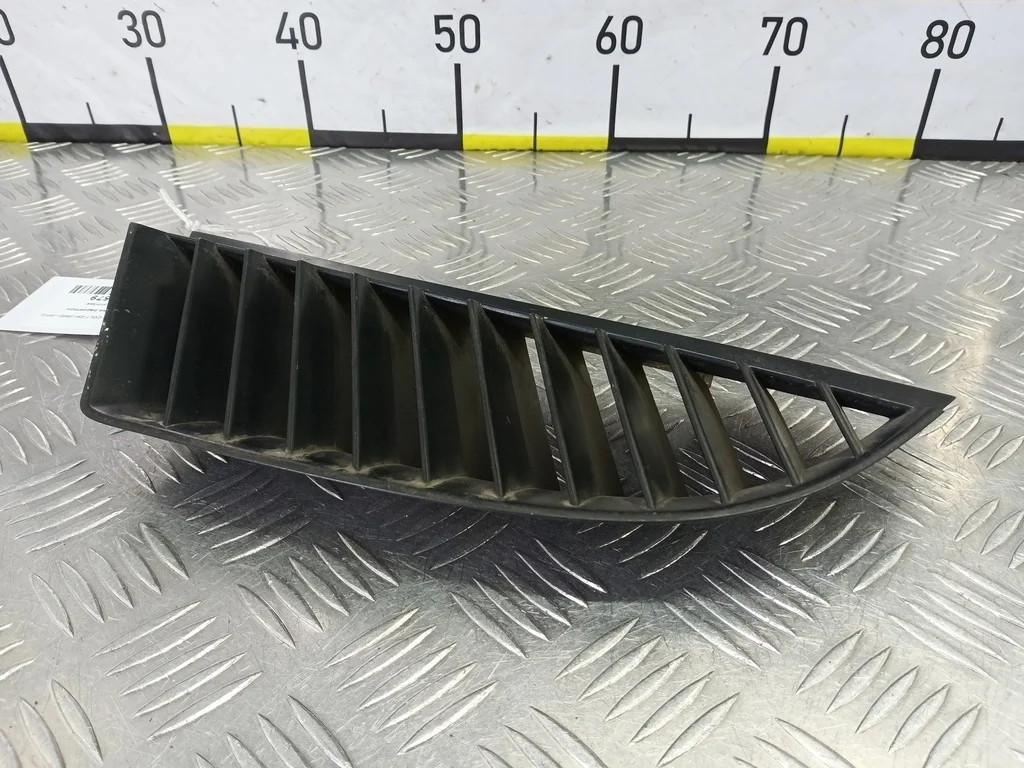 Решетка радиатора MITSUBISHI COLT Z30 (2002—2012)