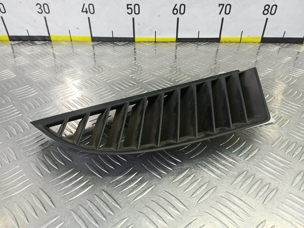 Решетка радиатора MITSUBISHI COLT Z30 (2002—2012)