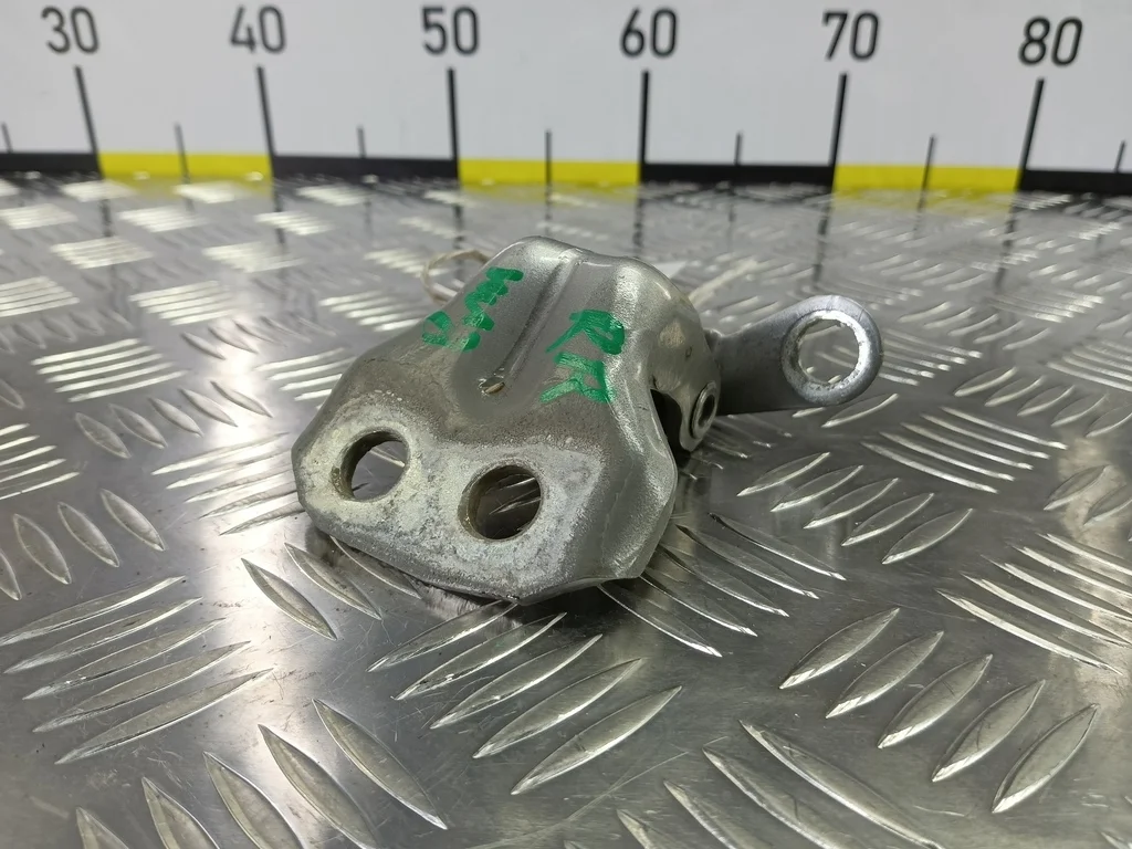 Петля двери задней FORD Fusion I рестайлинг (2005