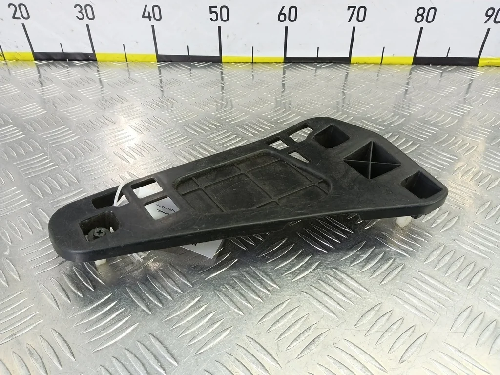 Кронштейн бампера задний Kia Ceed ED рестайлинг (