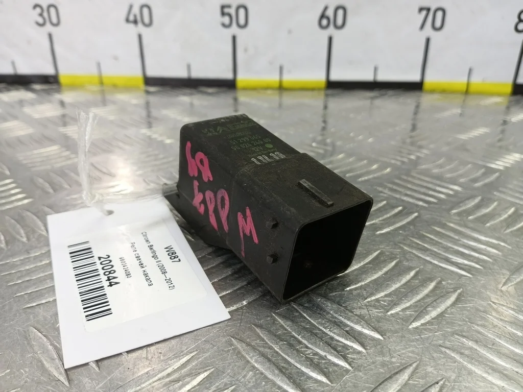 Реле свечей накала Citroen Berlingo II (2008—2012)