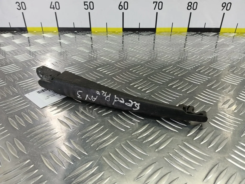 Поводок стеклоочистителя (Дворник) Kia Ceed ED ре