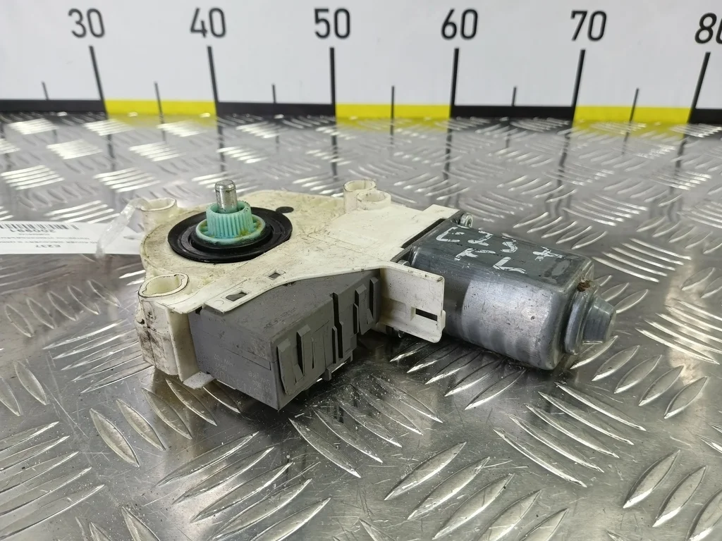 Моторчик стеклоподъёмника LAND ROVER DISCOVERY II