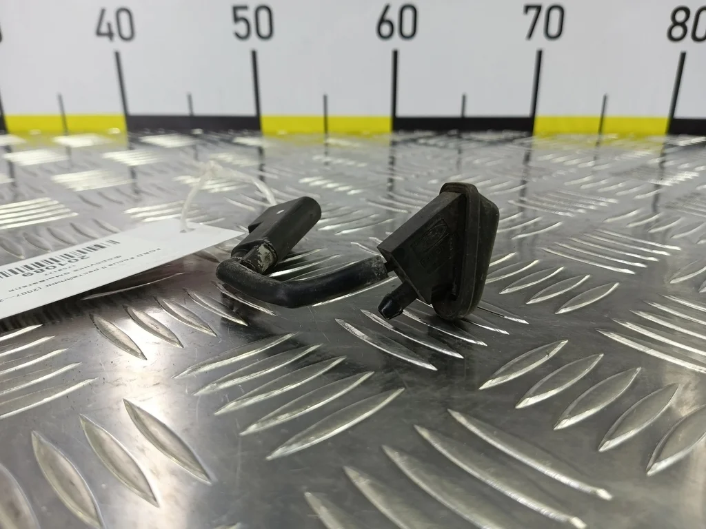 Форсунка омывателя FORD Focus II рестайлинг (2007