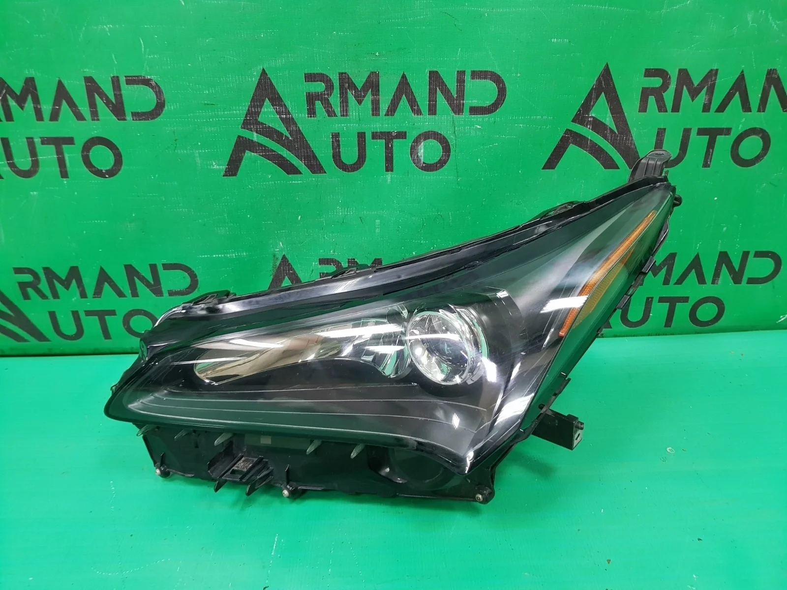 Фара LEXUS NX 2014-2017