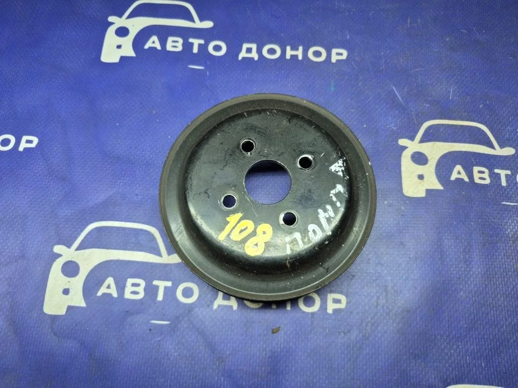шкив помпы MITSUBISHI CHARIOT GRANDIS N94W 4G64 - MD371390