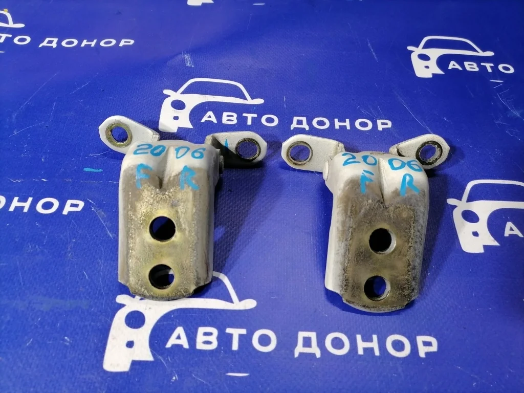 петли двери NISSAN TIIDA SC11 HR15DE