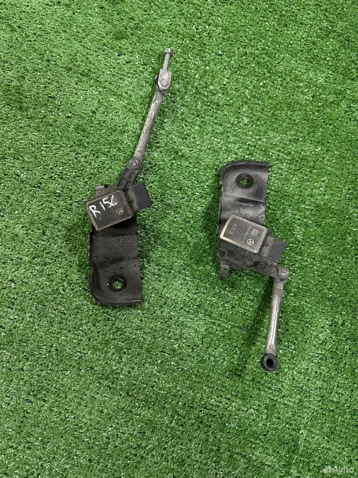 Датчик положения кузова mercedes a0105427717