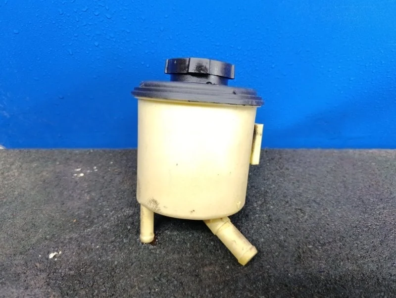 Бачок ГУР Nissan Almera 2005 49180BM400 N16 1.5 QG15DE