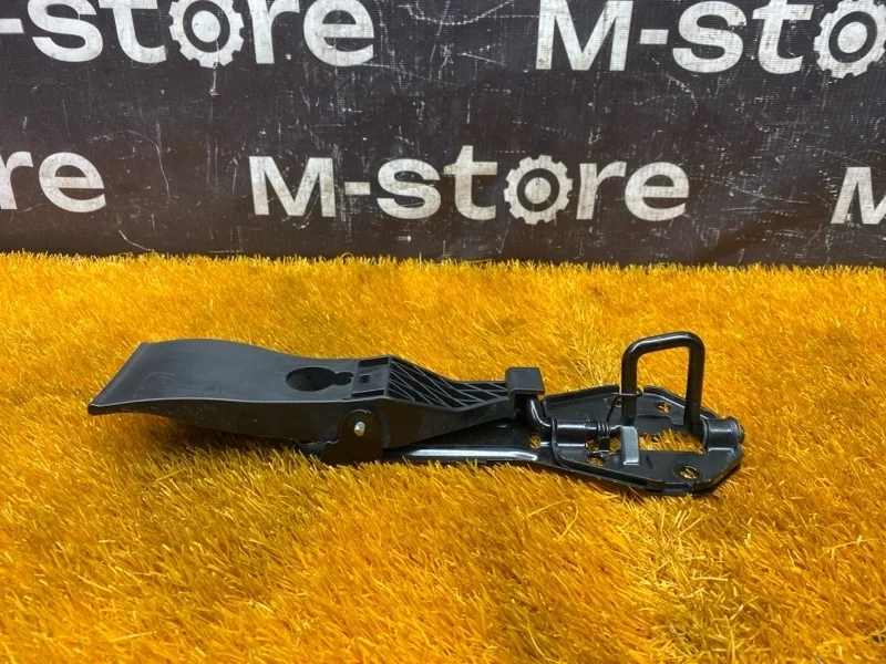 Замок капота Audi A7 2012 4G8823480B C7/4G CGWD