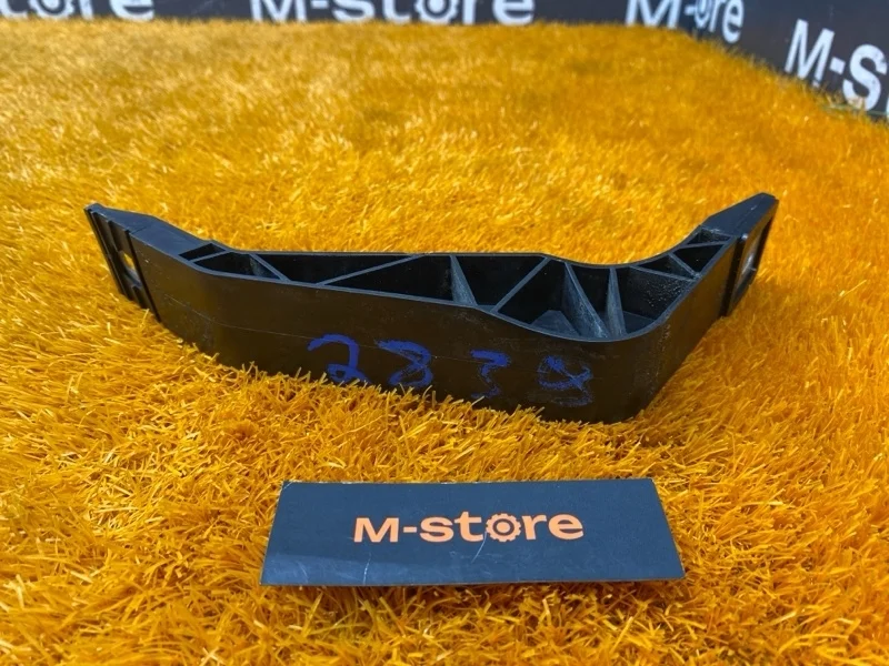 Кронштейн радиатора Audi Q3 2012 8U0805528 8U CPSA, правый