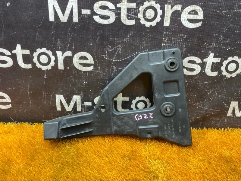 Крепление бампера Audi A6 2011 4F0807228 C6/4F CCEA, переднее правое