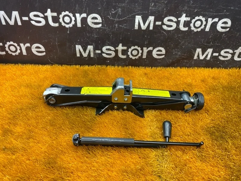 Домкрат Audi A5 2011 8K0011031G 8T CDNC