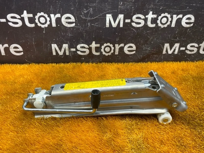 Домкрат Audi A6 2008 4F0011031 C6/4F BDX