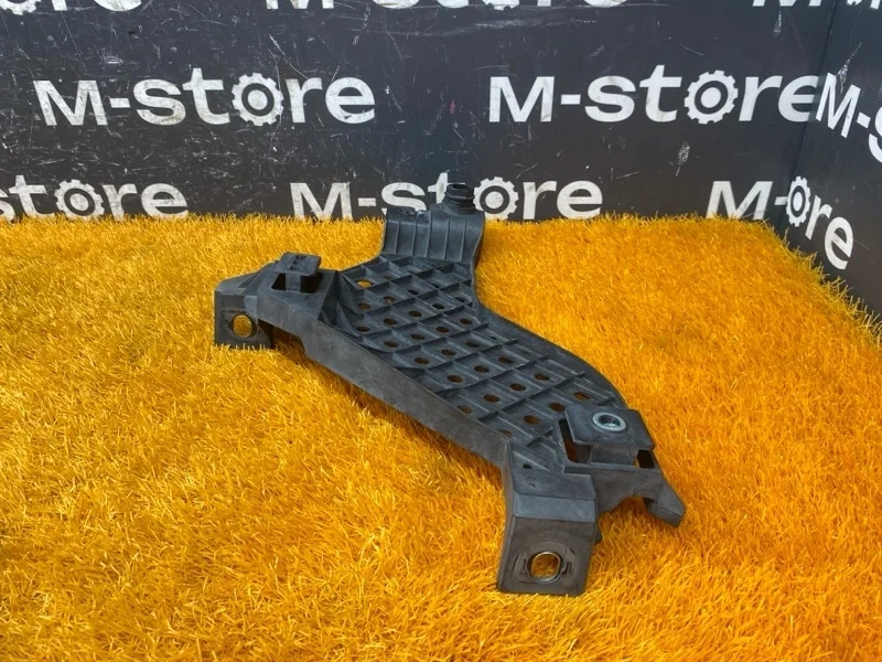 Кронштейн фары Audi Q3 2012 8U0941454 8U CPSA, правый