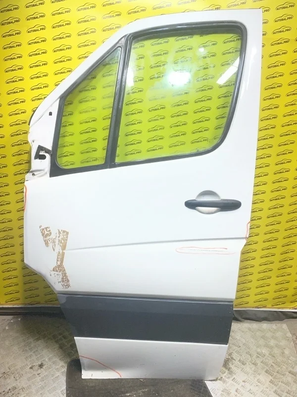 Дверь передняя левая Volkswagen Crafter I (2006-2016) 2016 2E0831051 2.0 D CKTC