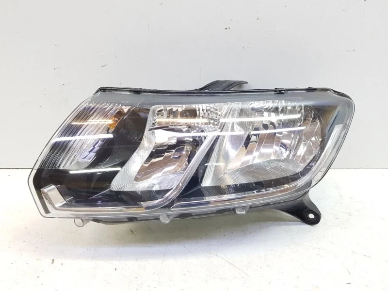 Фара Renault Logan 2017-2022