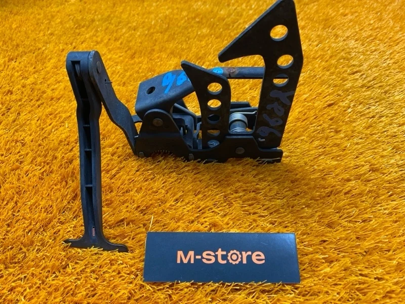 Замок капота Mercedes-Benz S-Class 2006 A2218800264 W221 272.965