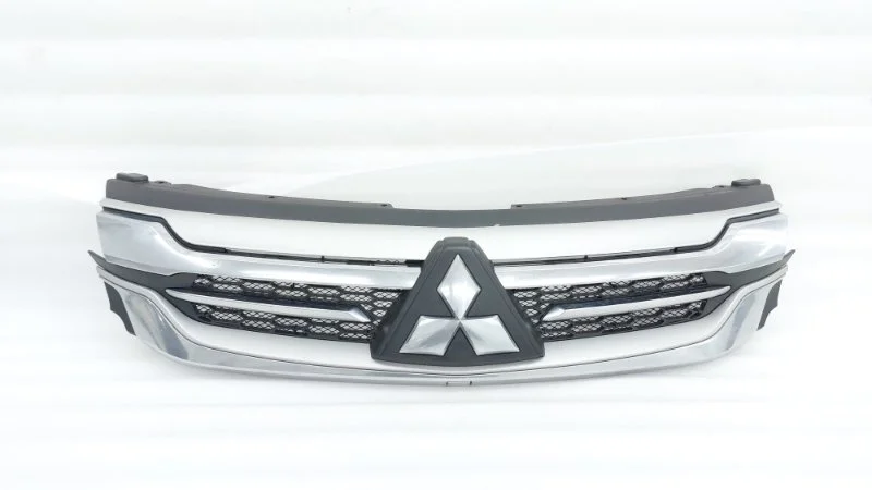 Решетка радиатора Mitsubishi Pajero Sport 2019 KS0W