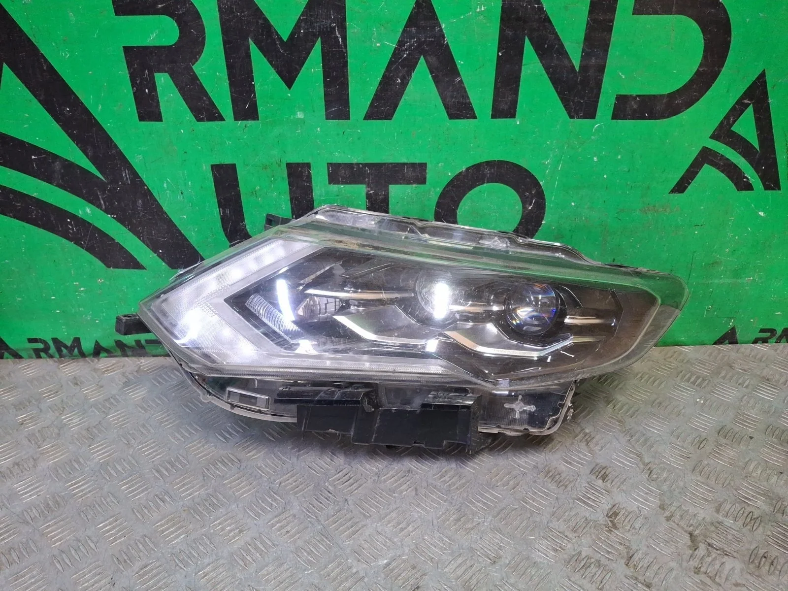 Фара Nissan X-Trail 2017-2022 3 T32