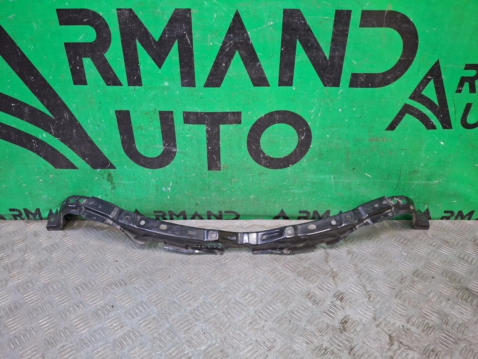 Усилитель бампера верхний Toyota RAV4 2015-2019 CA40