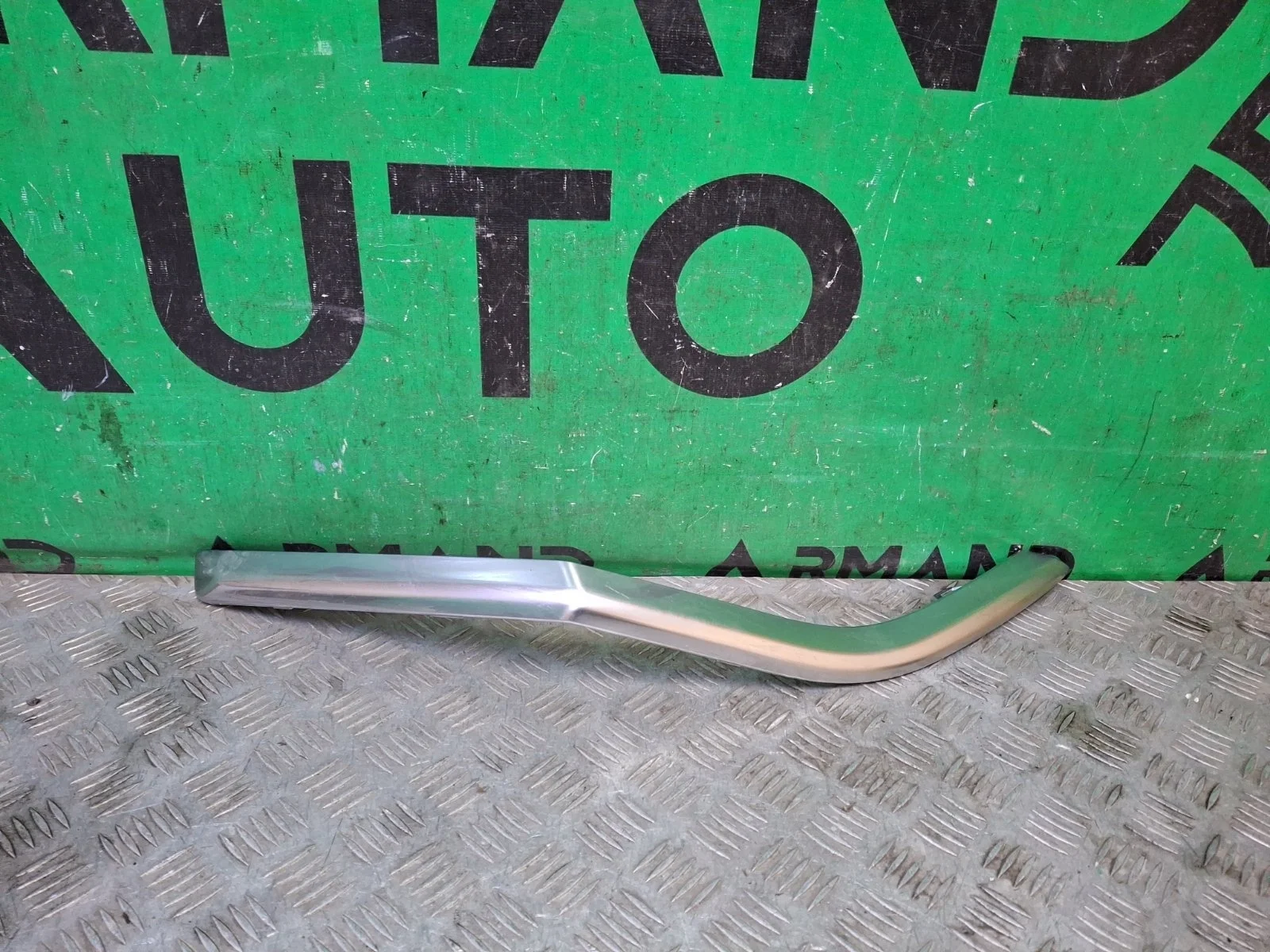 Молдинг бампера Hyundai Santa Fe 2018-2021 4 TM