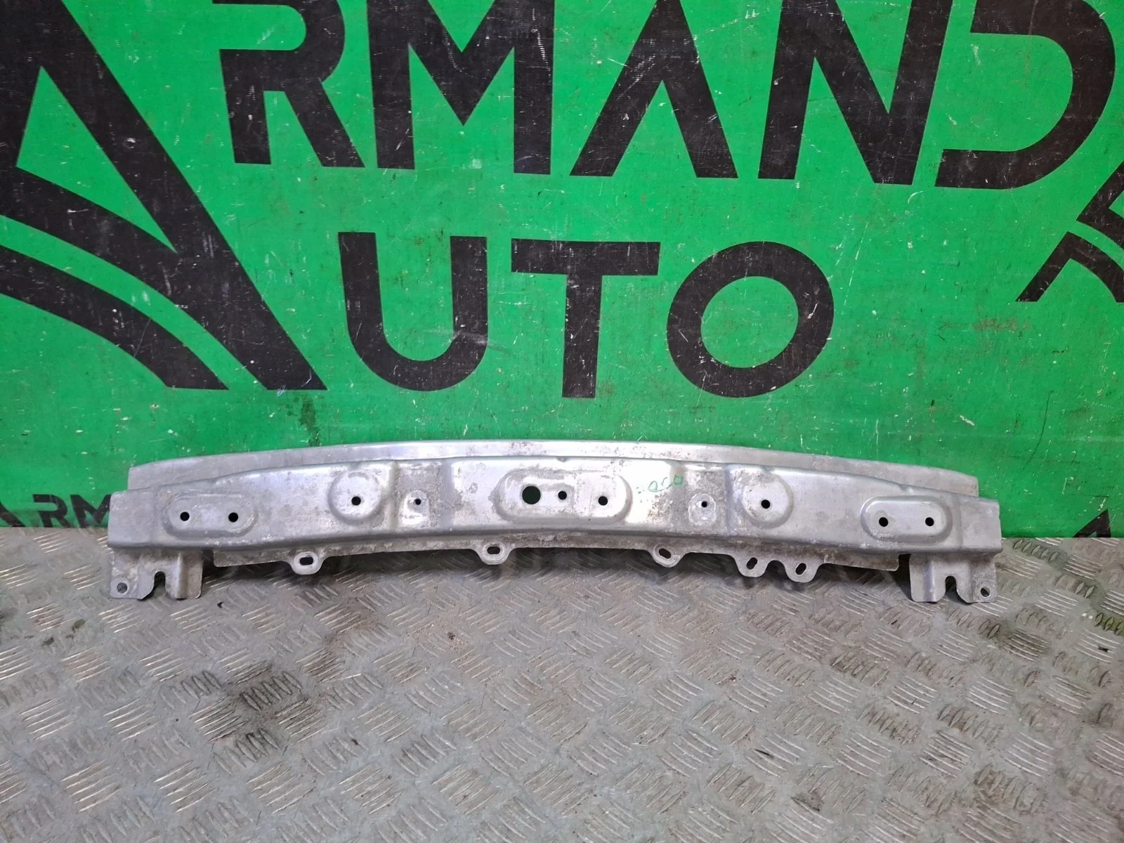 Усилитель бампера верхний MItsubishi Outlander 2015-нв 3