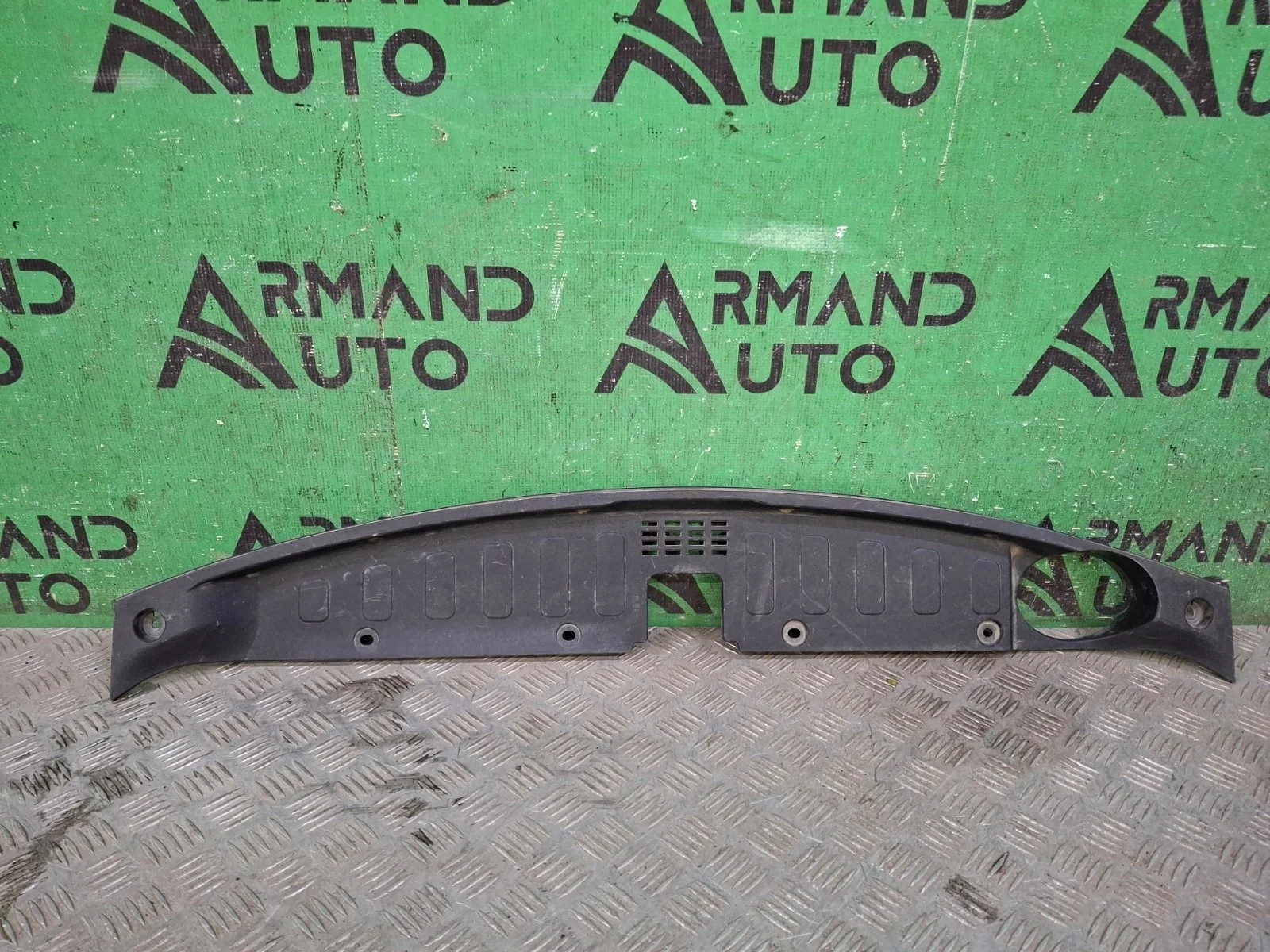 Кожух замка капота KIA Sorento 2012-2019 XM