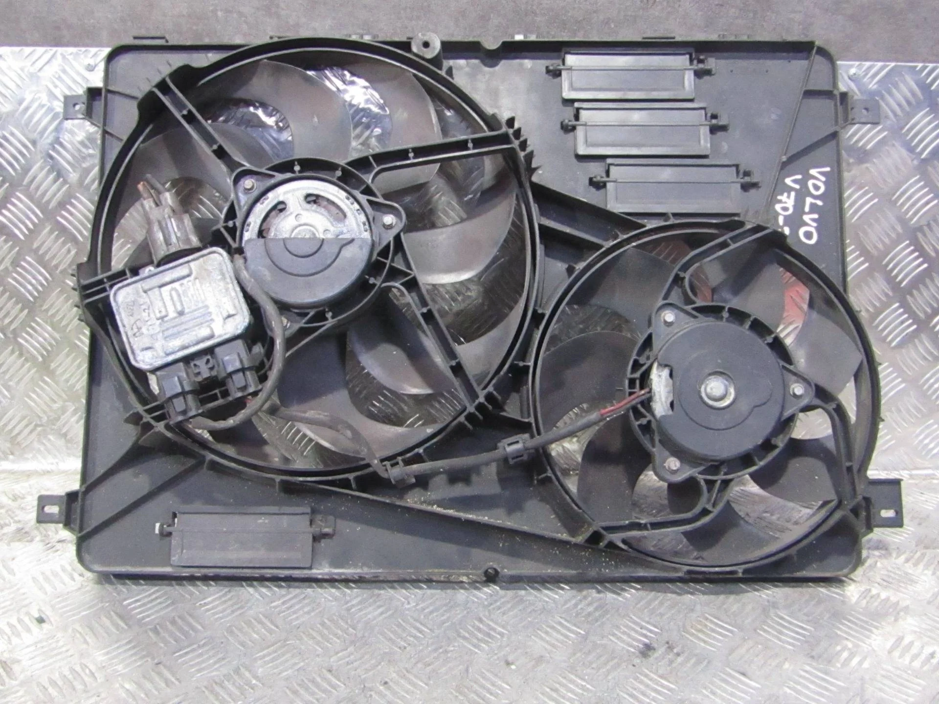 вентилятор охлаждения Volvo V70 2